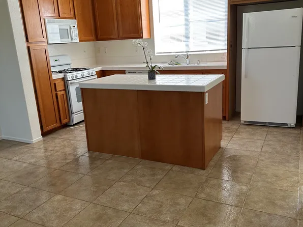 2707 Apricot Ct, Chula Vista, CA 91915