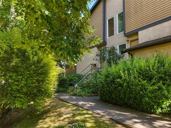 524 Crossandra Cres, Saanich, BC V8Z 6G3