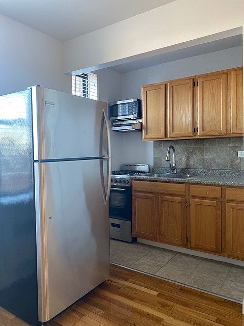 1st image of 14210 Hoover Ave APT 305