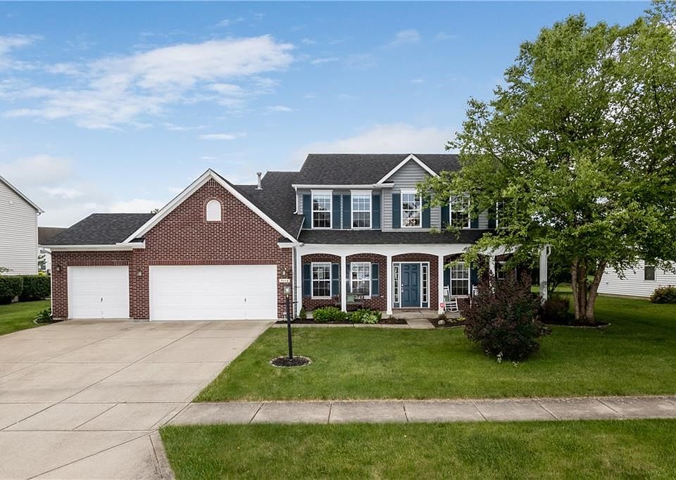 Beautiful curb appeal!