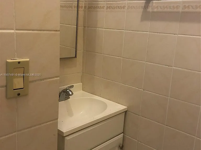 1374 NE 176th St #3 — Photo 6