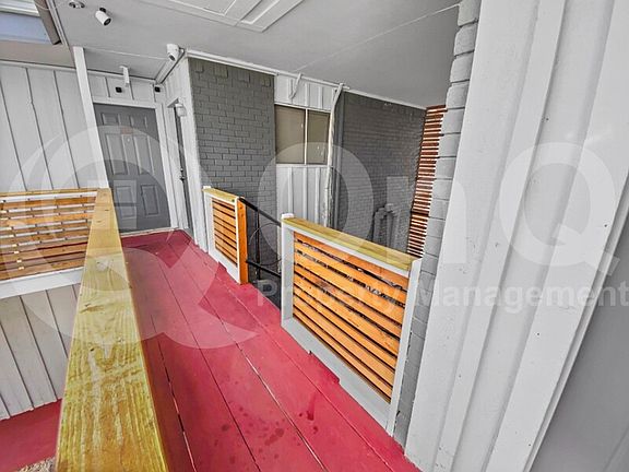 5th image of 2701 Hemphill St APT 102