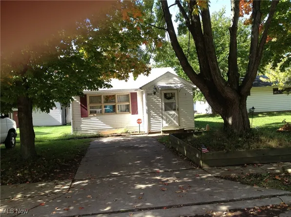 2824 Brenner Dr, Lorain, OH 44053