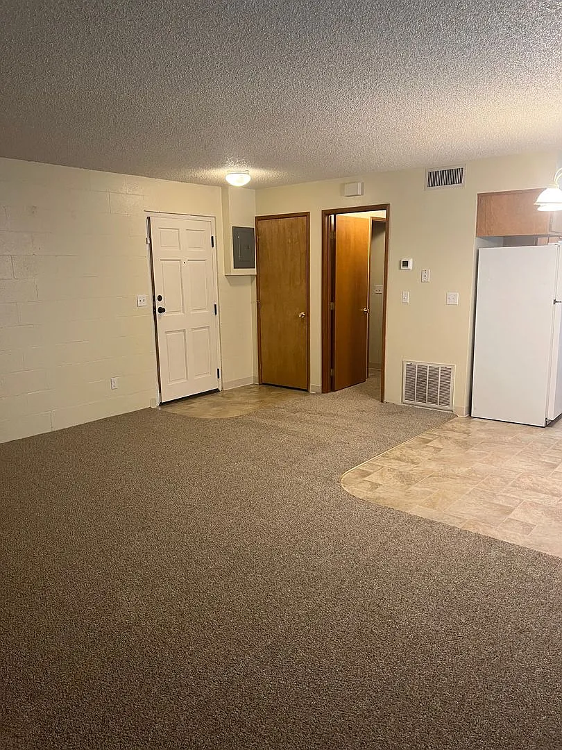 7039-1t - 2187 & 2189 NW North Hill Drive — Photo 1