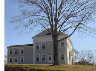 2 Harbor View Ln, Norwich, CT 06360