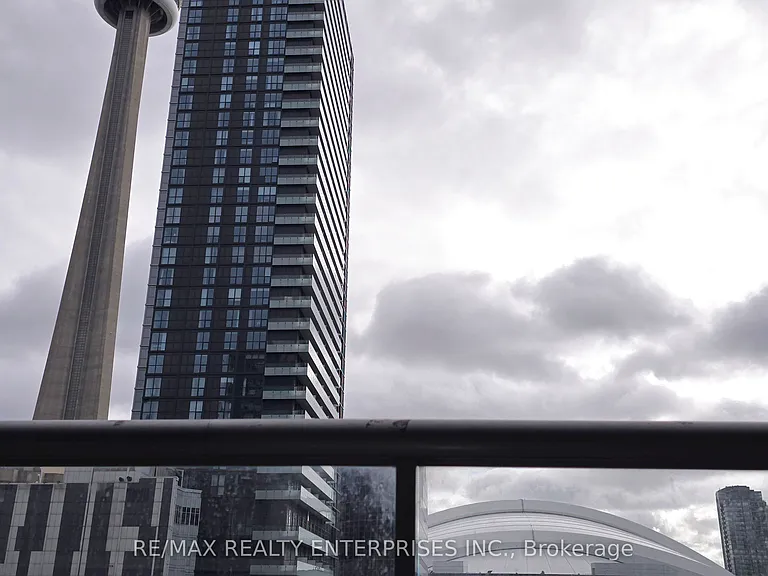 250 Wellington St W #1435 — Photo 19