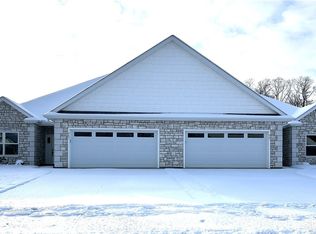 961 Winter Ridge Dr, Sidney, OH 45365