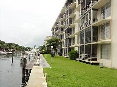2nd image of 1750 NE 115th St APT 204