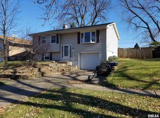 805 12th St, Silvis, IL 61282