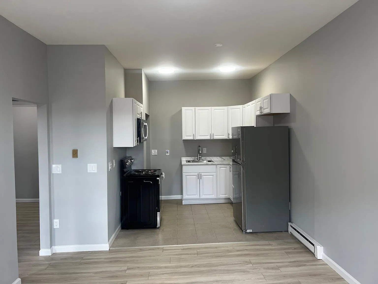 2 bed, 850 sqft, $2,200 — Photo 2