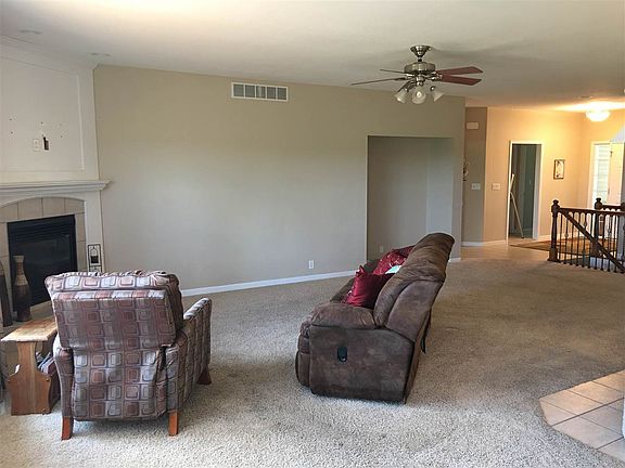 3rd image of 1502 Watson Way