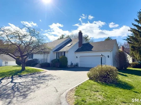 204 Oldefield Farms Road #204, Enfield, CT 06082