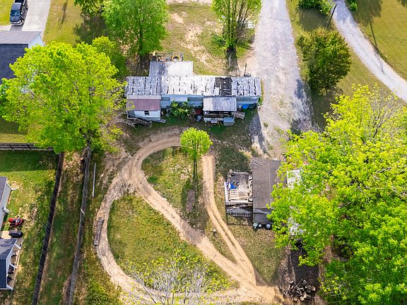 5th image of 224 Foster Rd