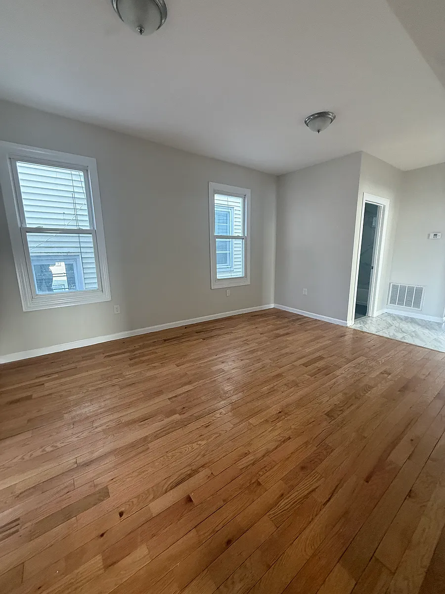 Building Photo - 523 21st St #2B