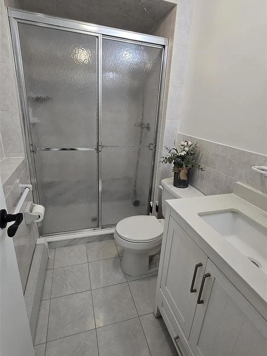 1 bed, 1.0 bath, 1868 sqft, $1,100 — Photo 4