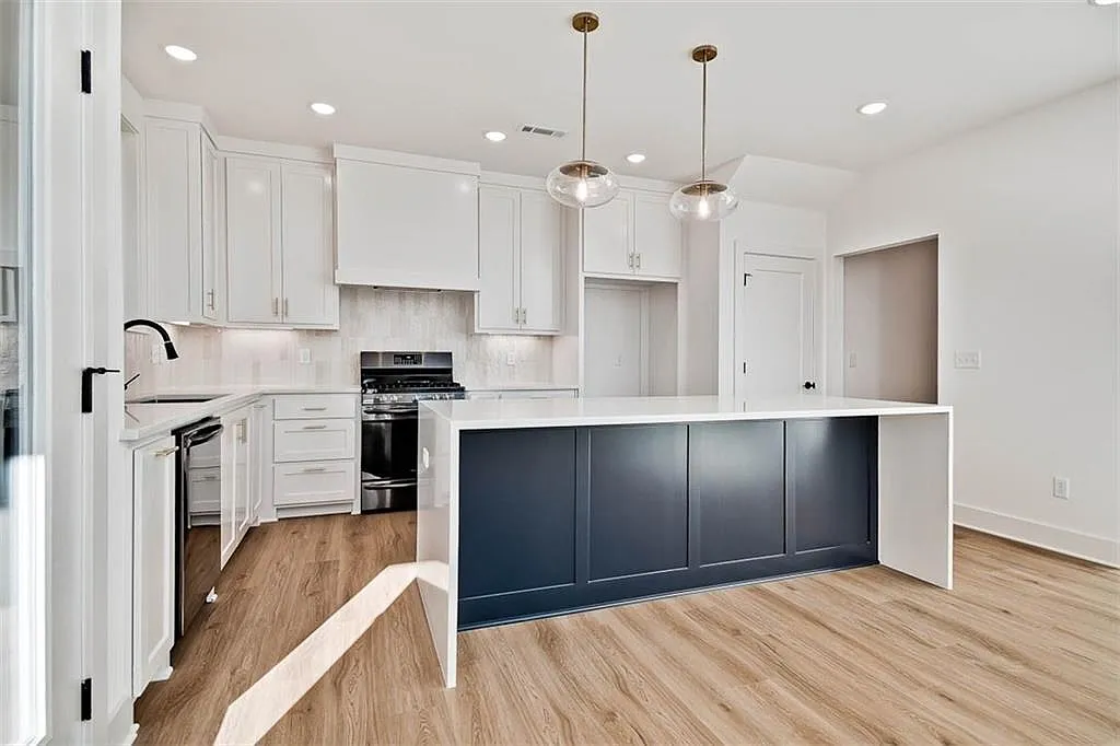 8 Cranfield Dr - 1 — Photo 3