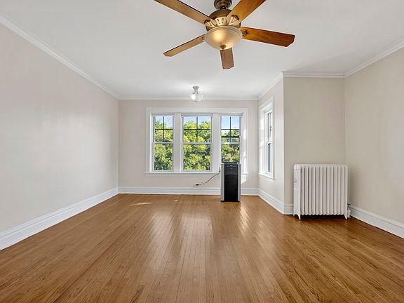 5th image of 217 Chicago Ave APT 3