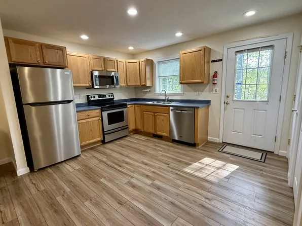 355 Chases Pond Rd, York, ME 03909