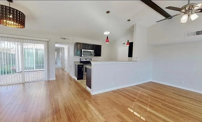 4511 Chapman St — Photo 8