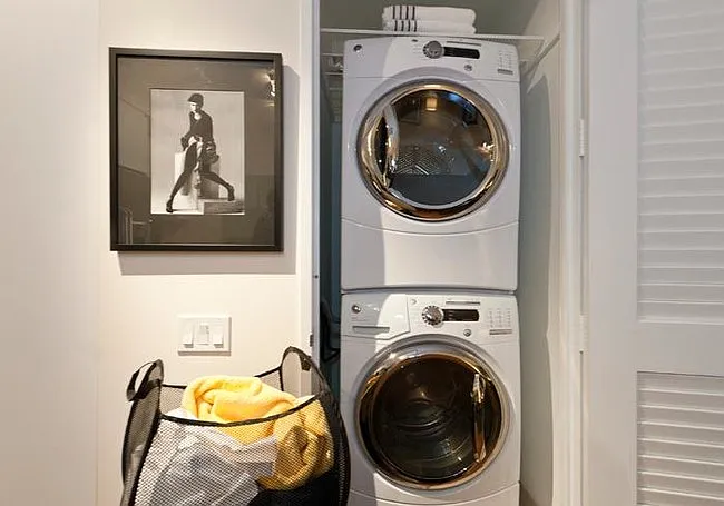 320 West 39th Street — Photo 3
