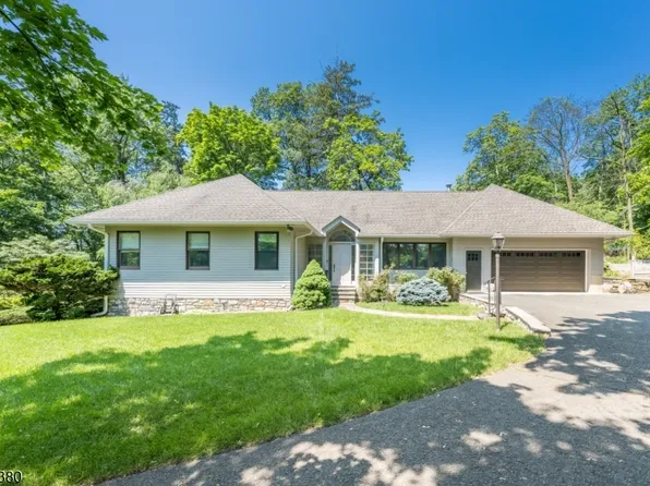 31 Evergreen Ln, Watchung Boro, NJ 07069
