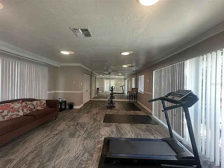 1840 Maravilla Ave #110 — Photo 26