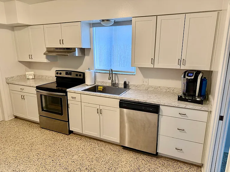400 Miller Rd — Photo 9