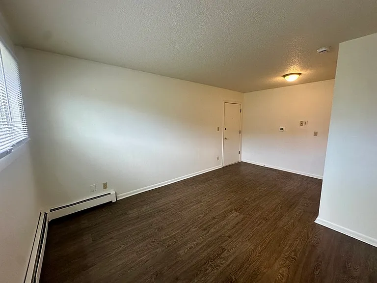 1465 Meadowview Dr #1 — Photo 5
