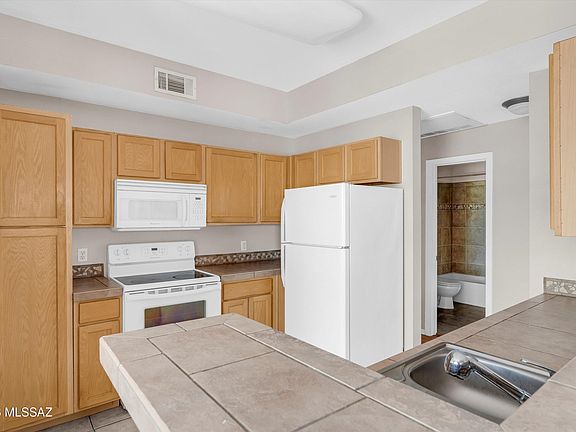 5th image of 1500 E Pusch Wilderness Dr Unit 3208