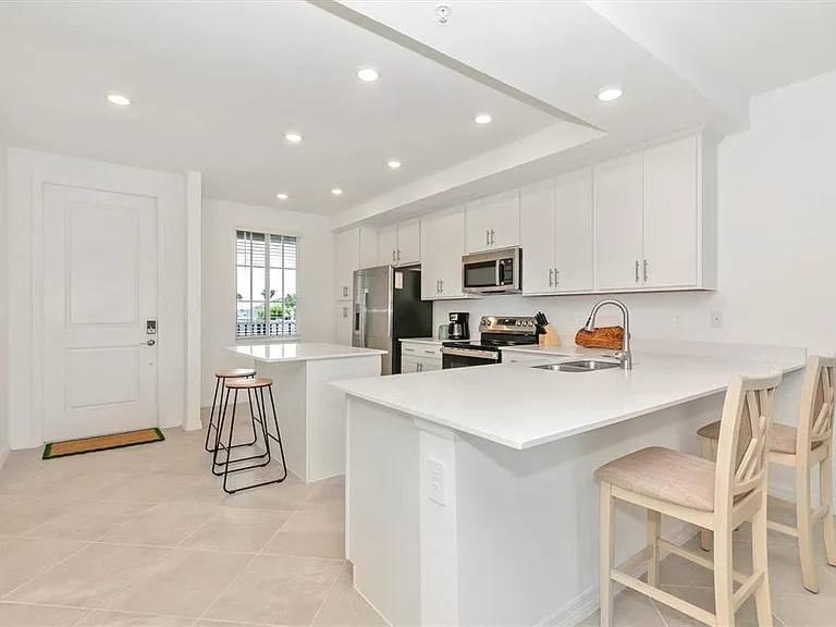 12320 Wellen Golf St #204 — Photo 8