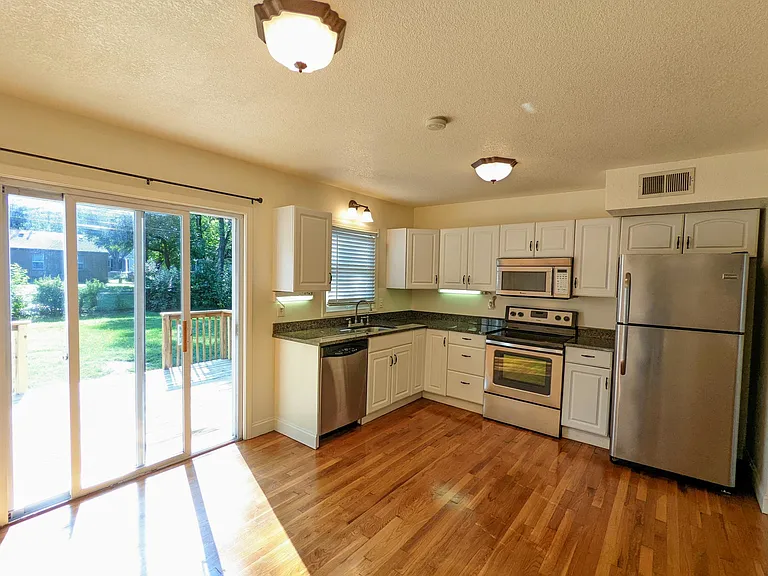 7223 Beverly St — Photo 27