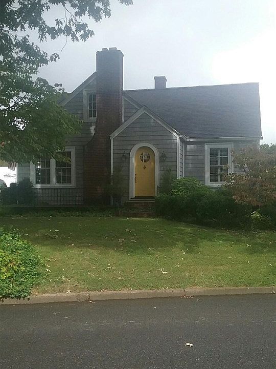 1st image of 225 Wallace Ln