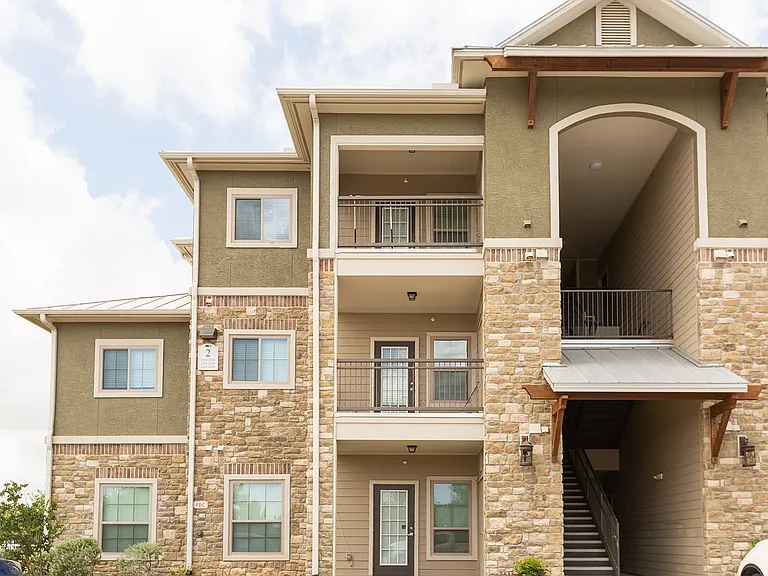 Freedom Hills Ranch Apartments — Photo 127
