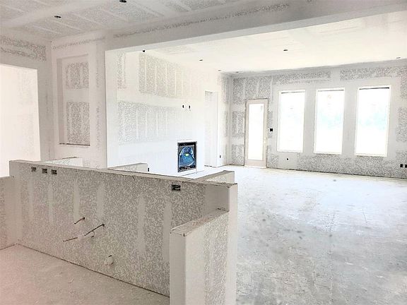 3rd image of 27108 Madeline Lake Cir