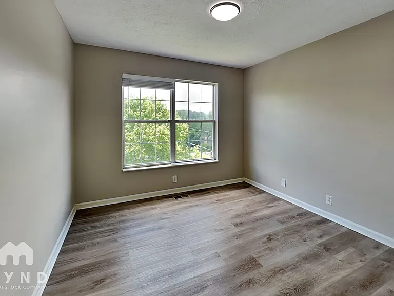 3100 Creekview Ln — Photo 15