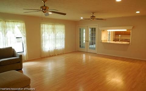4th image of 3001 Miller Ave