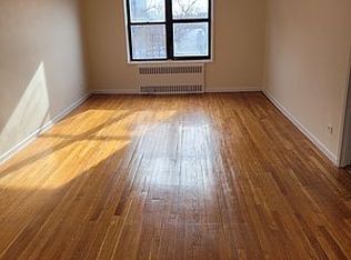 6400 Saunders St, Rego Park, NY 11374