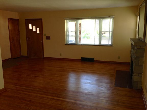 3rd image of 956 Miller Ave