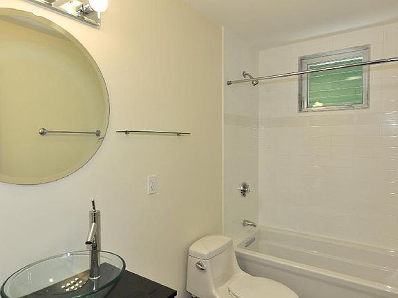 4th image of 6 Oswald St #1M