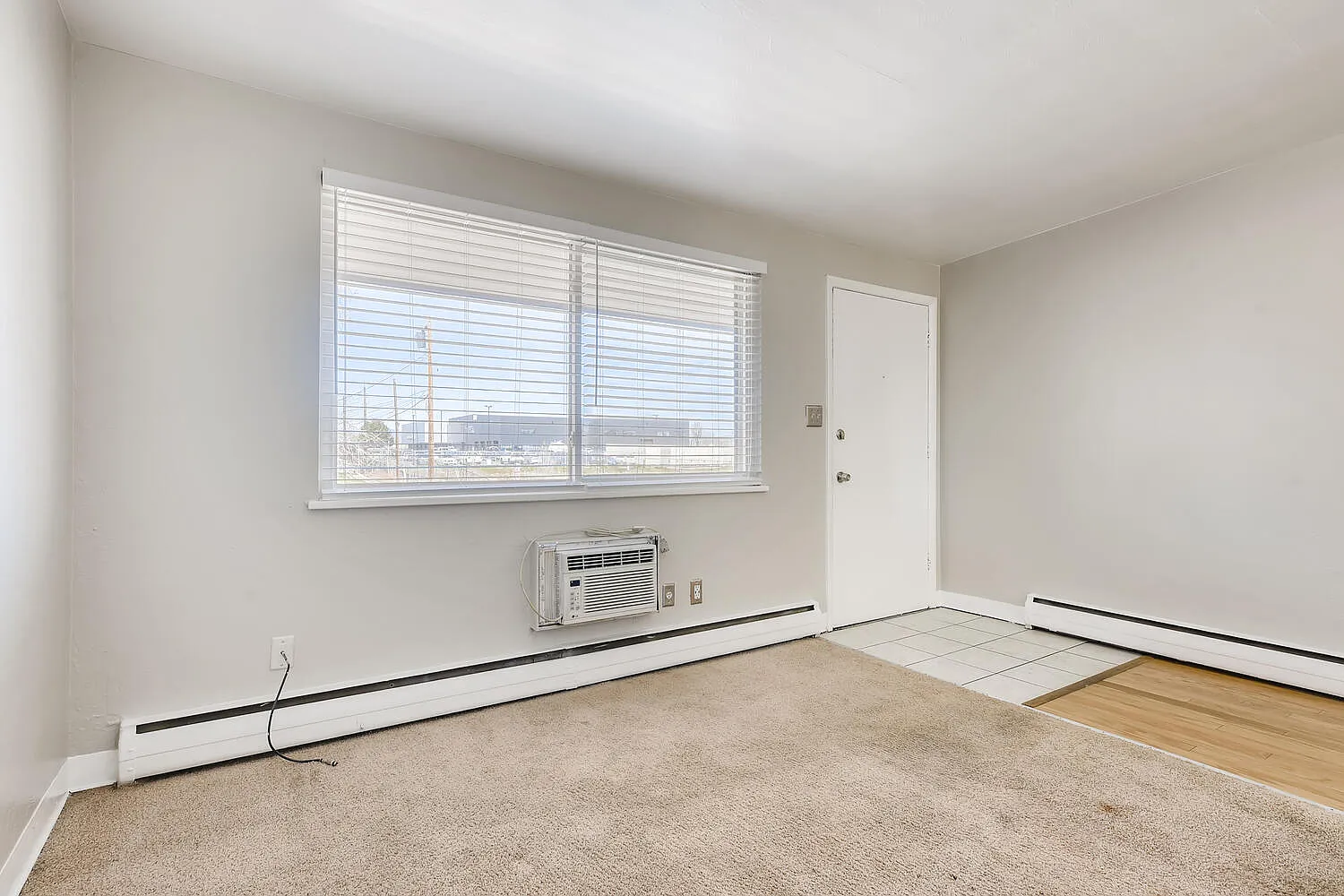 1 bed, 730 sqft, $1,140 — Photo 2