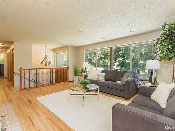 5th image of 11242B Fremont Ave N