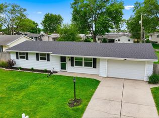 6211 Glenview Dr, Fort Wayne, IN 46815