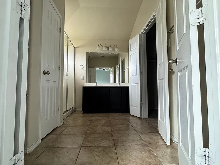 104 Christopher Dr — Photo 5