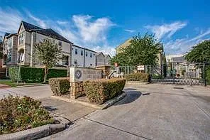 2 bed, 2.5 bath, 1582 sqft, $2,900 — Photo 3