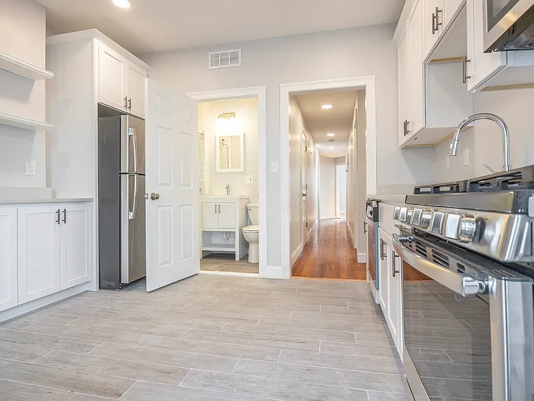 48 Green St #2 — Photo 1