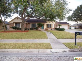 305 Champions Row, Victoria, TX 77904