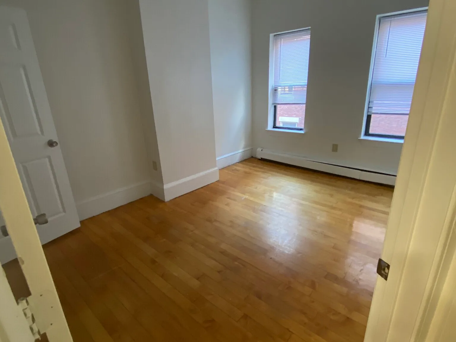 2 bed, 800 sqft, $3,700 — Photo 3