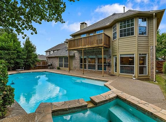 2nd image of 3104 Southwood Dr