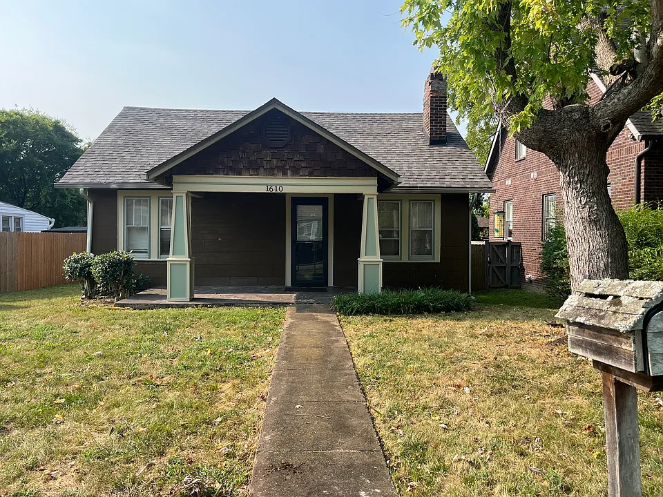 1610 Eastside Ave