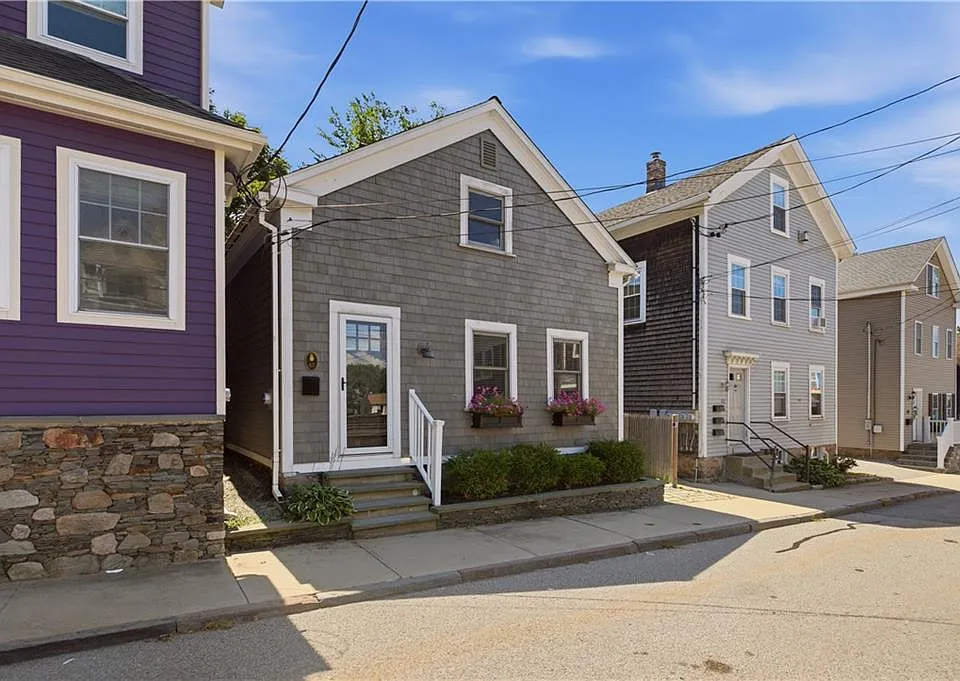 45 Holland St